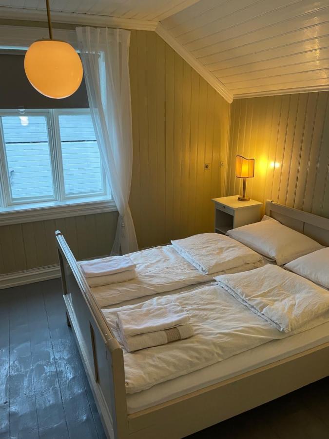 2. Etg I Dampskipsbrygga, Lodingen Havn Buitenkant foto