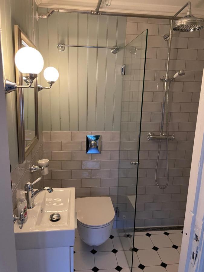2. Etg I Dampskipsbrygga, Lodingen Havn Buitenkant foto