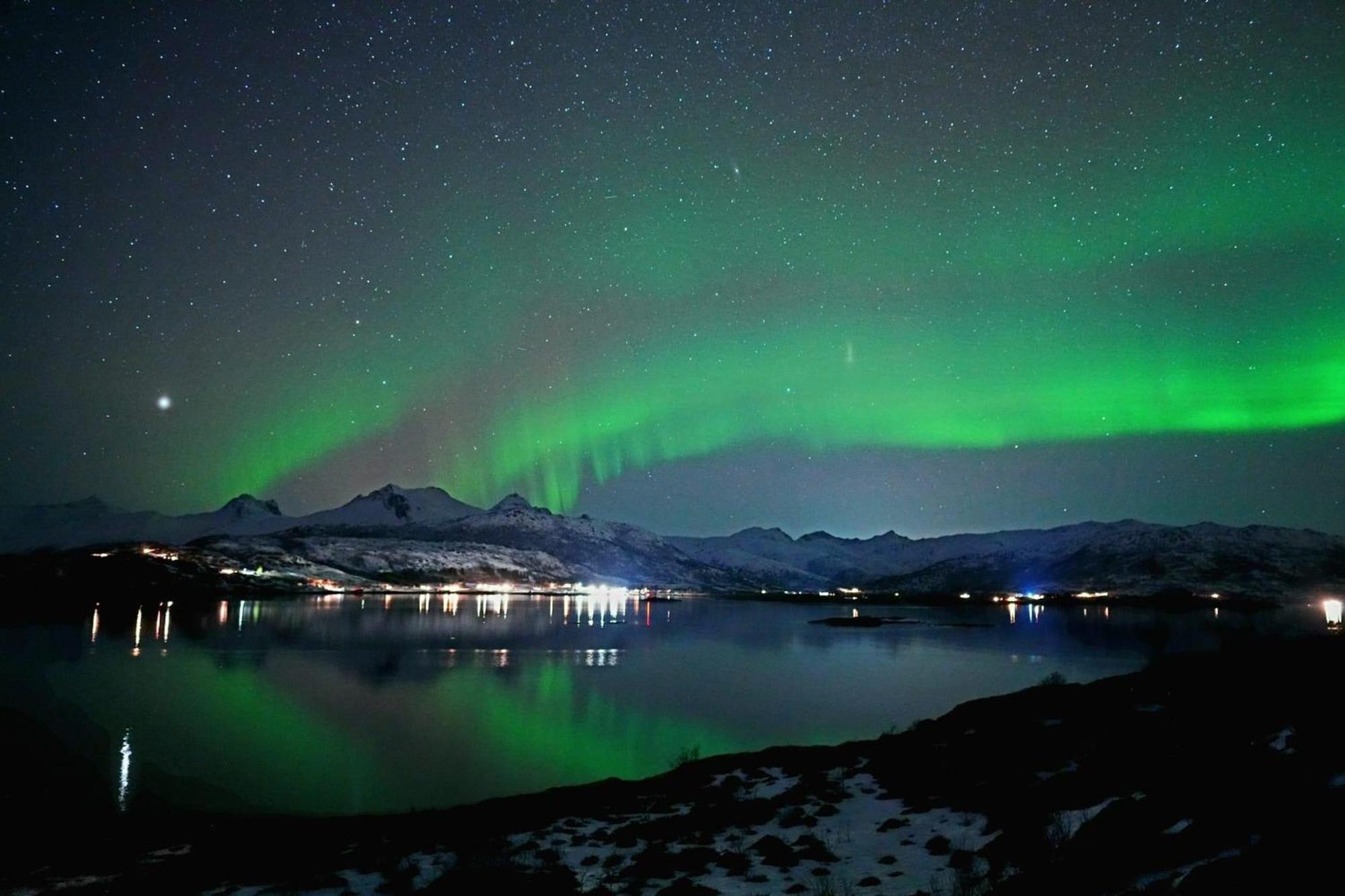 2. Etg I Dampskipsbrygga, Lodingen Havn Buitenkant foto